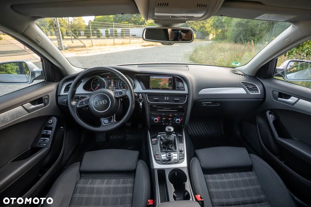 Audi A4 Limousine 2.0 TDI DPF Ambiente - 33