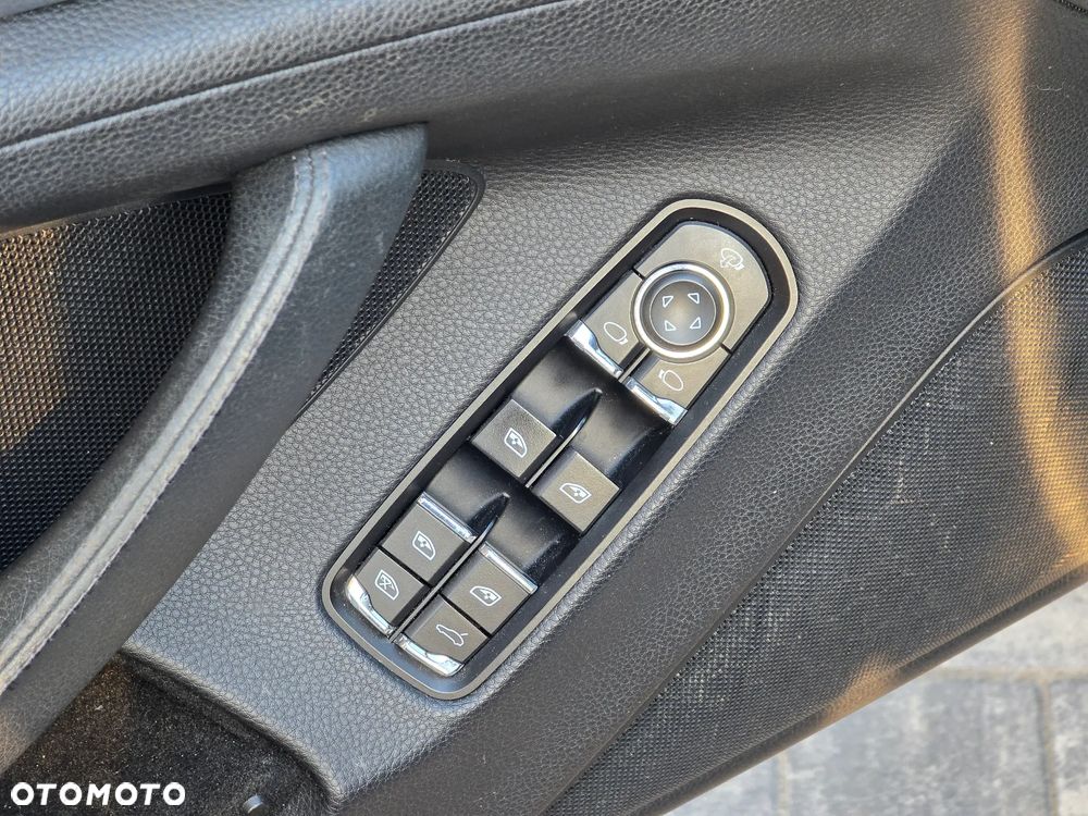 Porsche Panamera 4 PDK Edition - 17