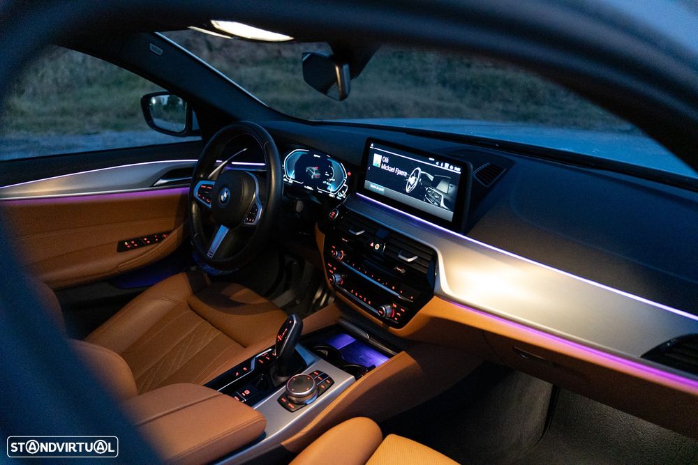 BMW 530 e Pack Desportivo M - 21