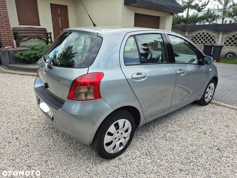 Toyota Yaris 1.3 VVT-i Sol - 8