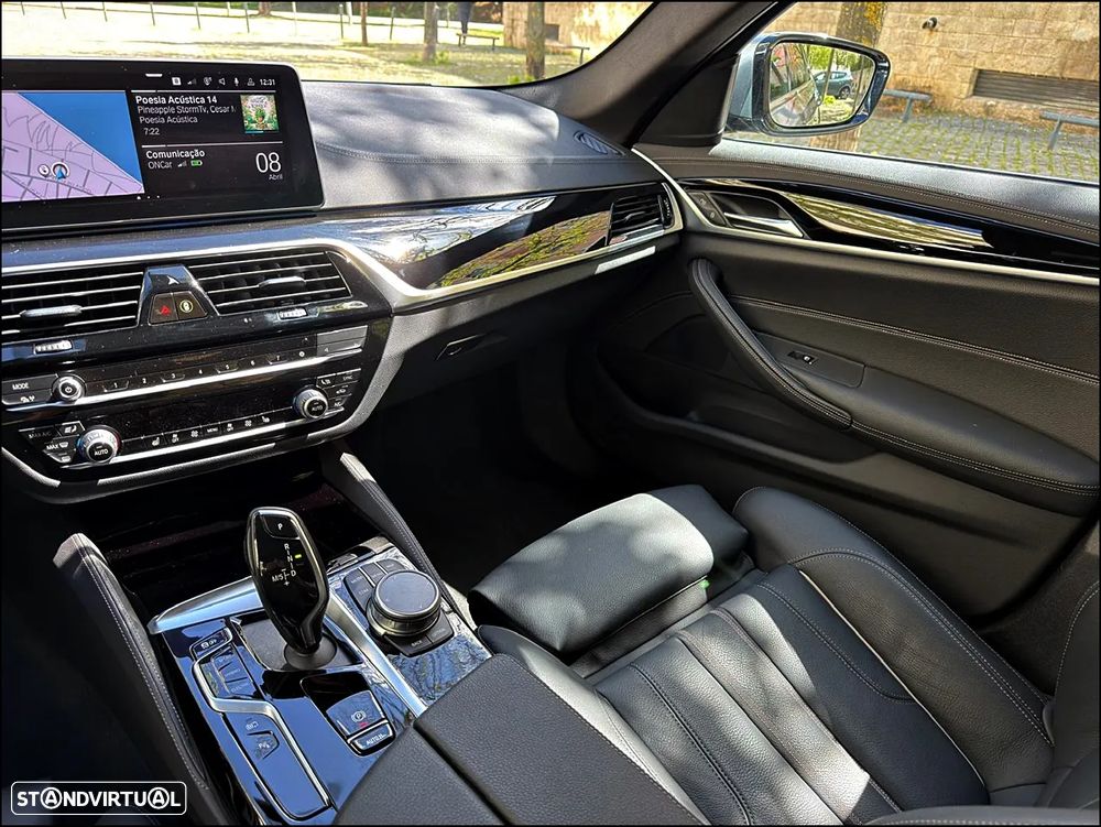 BMW 530 e Line Luxury - 25