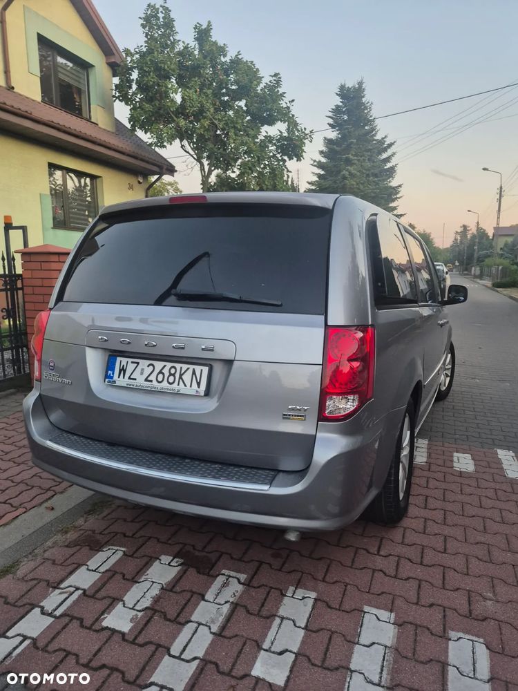 Dodge Grand Caravan - 8