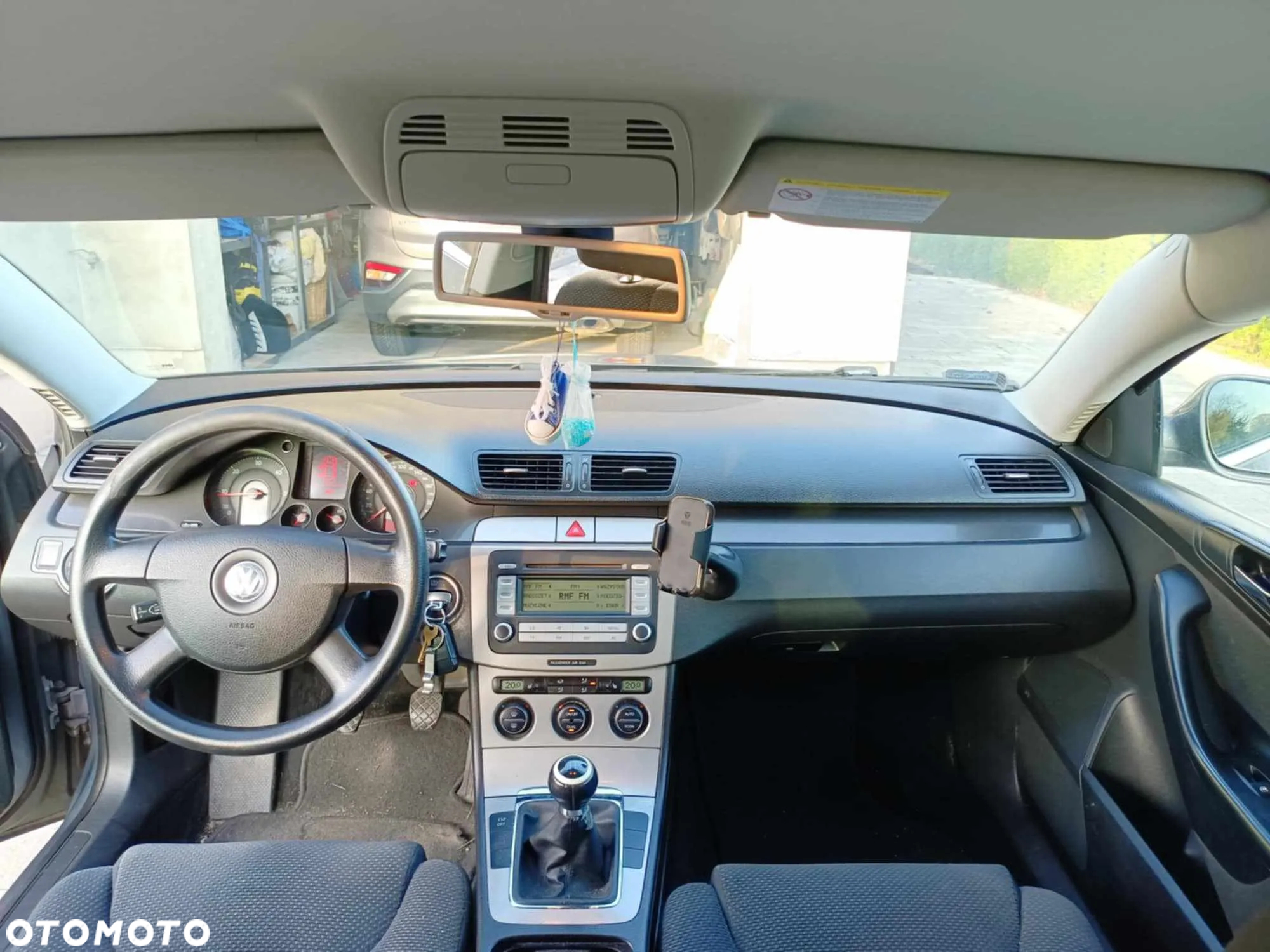 Volkswagen Passat - 18