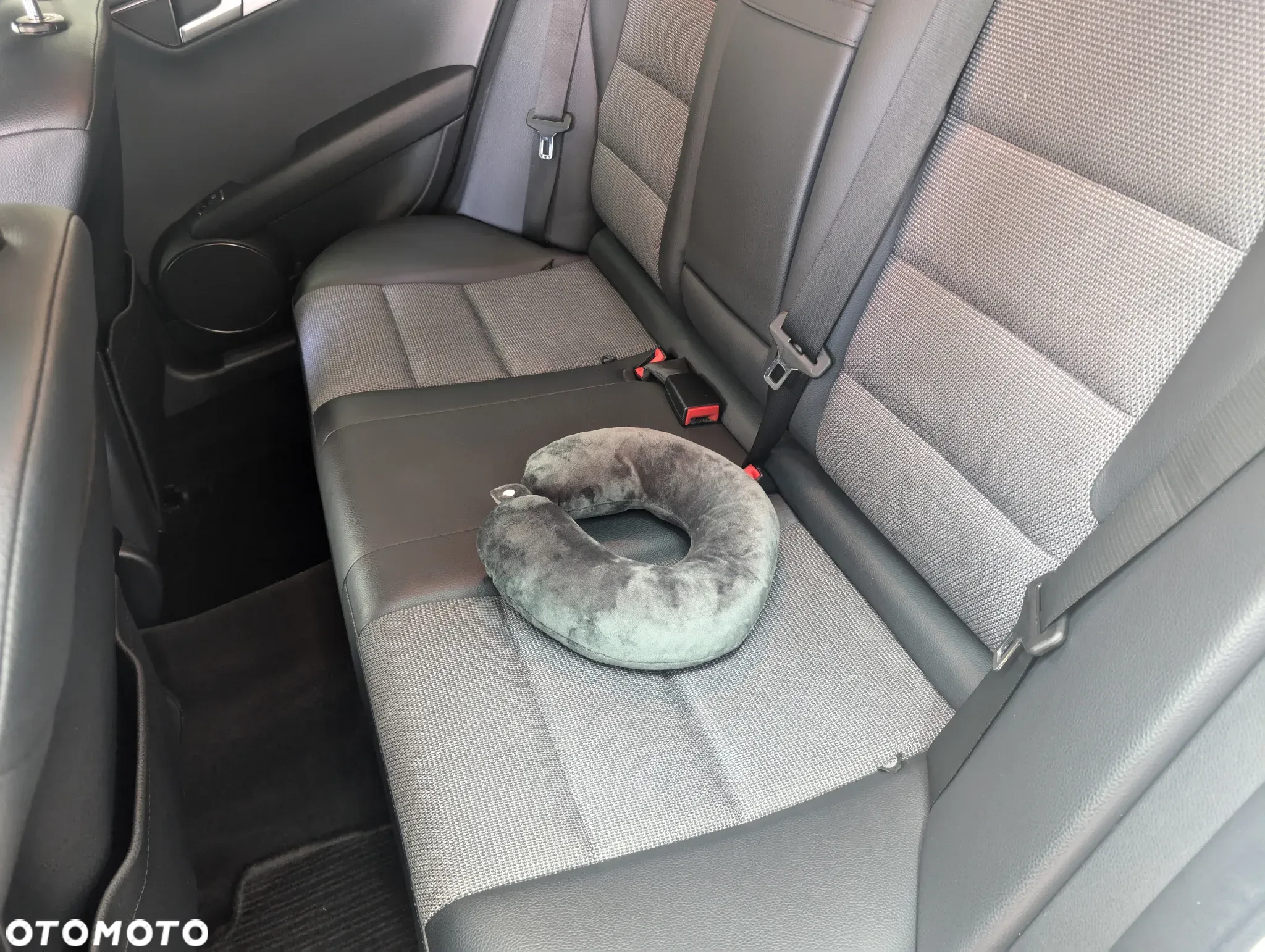 Mercedes-Benz Klasa C 180 T CGI Automatik BlueEFFICIENCY Avantgarde - 13