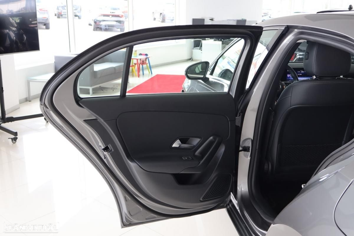 Mercedes-Benz A 200 Standard - 14