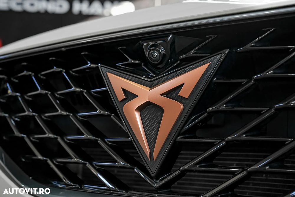 Cupra Formentor 1.4 e-HYBRID DSG Priority - 31