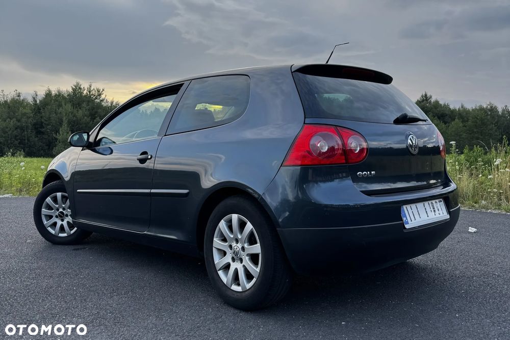 Volkswagen Golf - 6