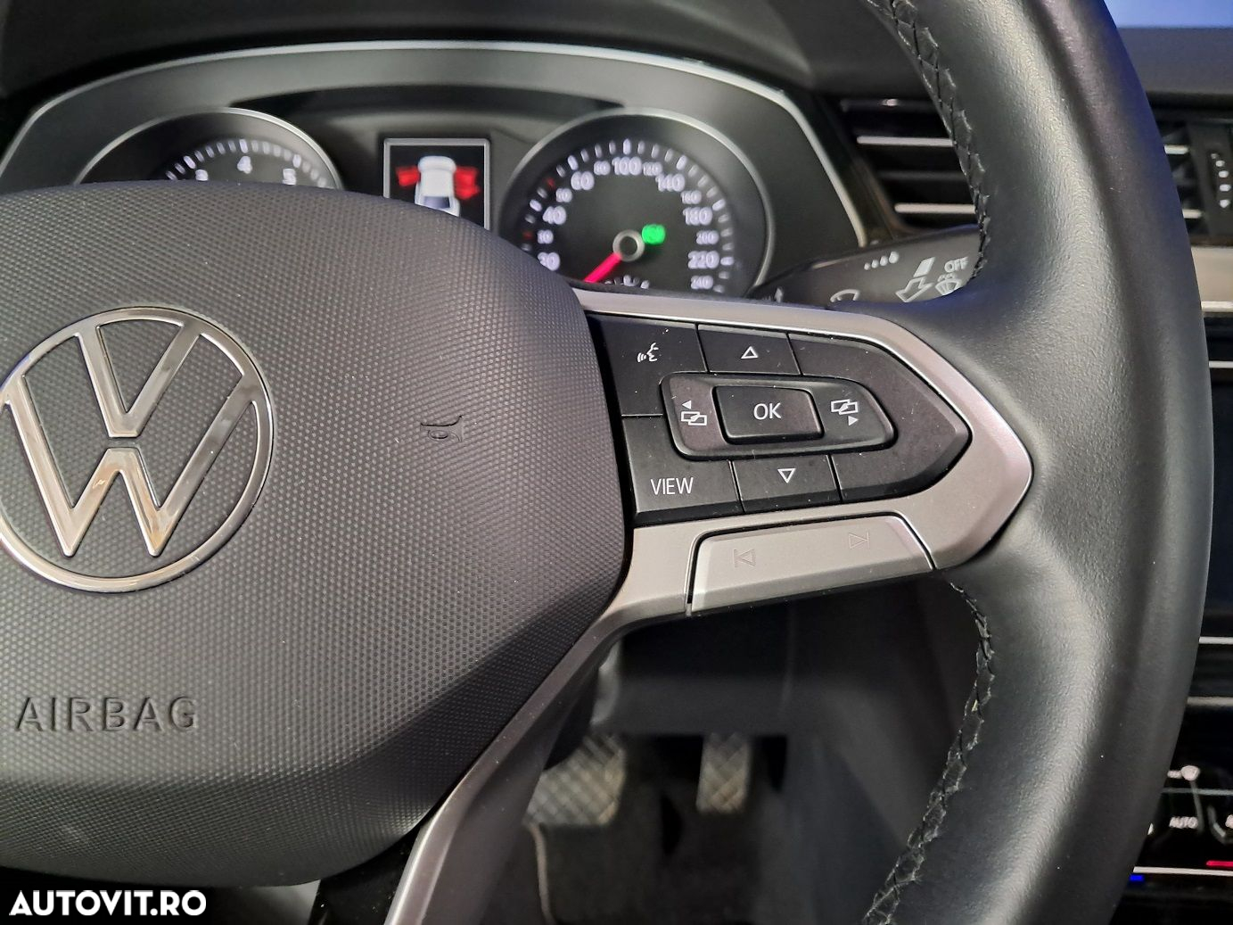 Volkswagen Passat - 13