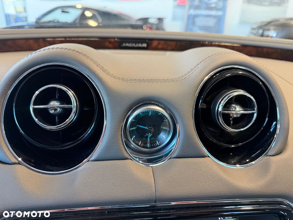 Jaguar XJ 3.0 V6 Kompressor AWD R-Sport - 30