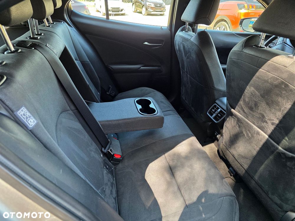 Lexus UX - 14