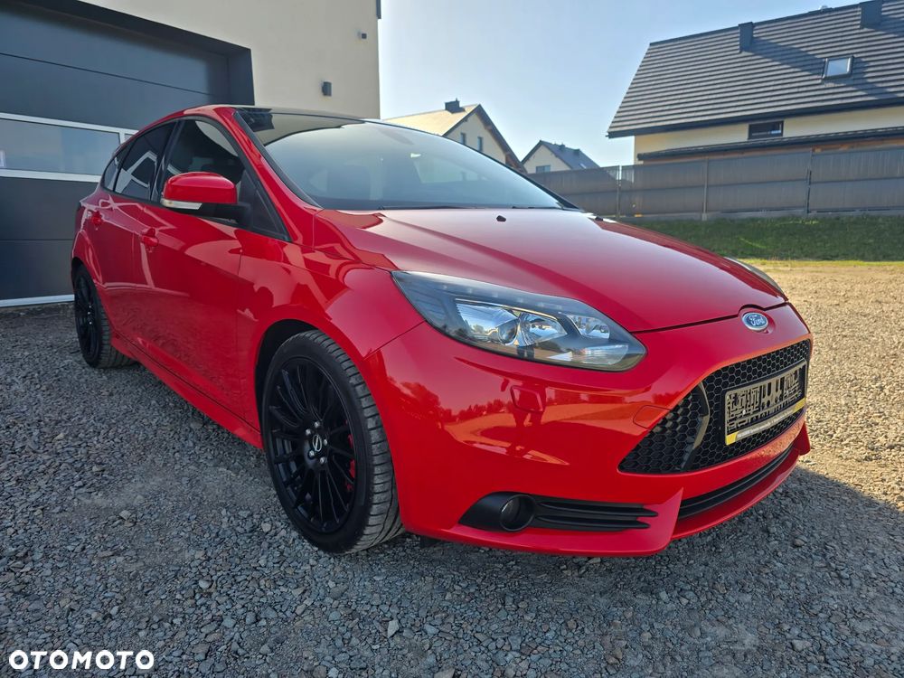 Ford Focus 2.0 EcoBoost ST mit Leder-Sport-Paket - 1