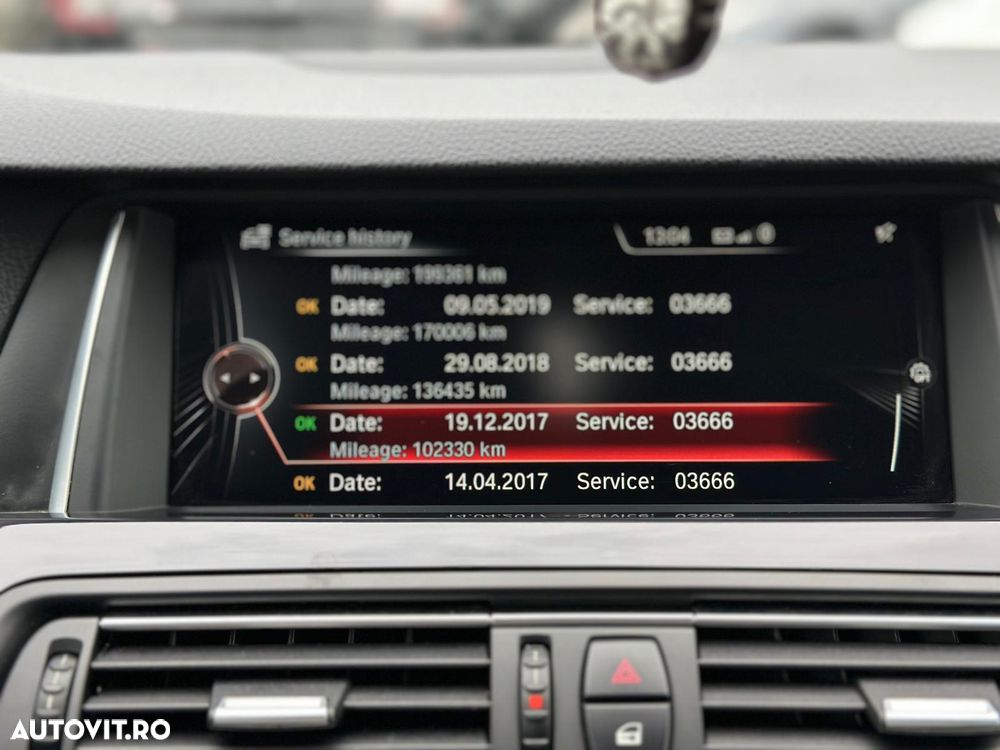 BMW Seria 5 520d Aut. - 33