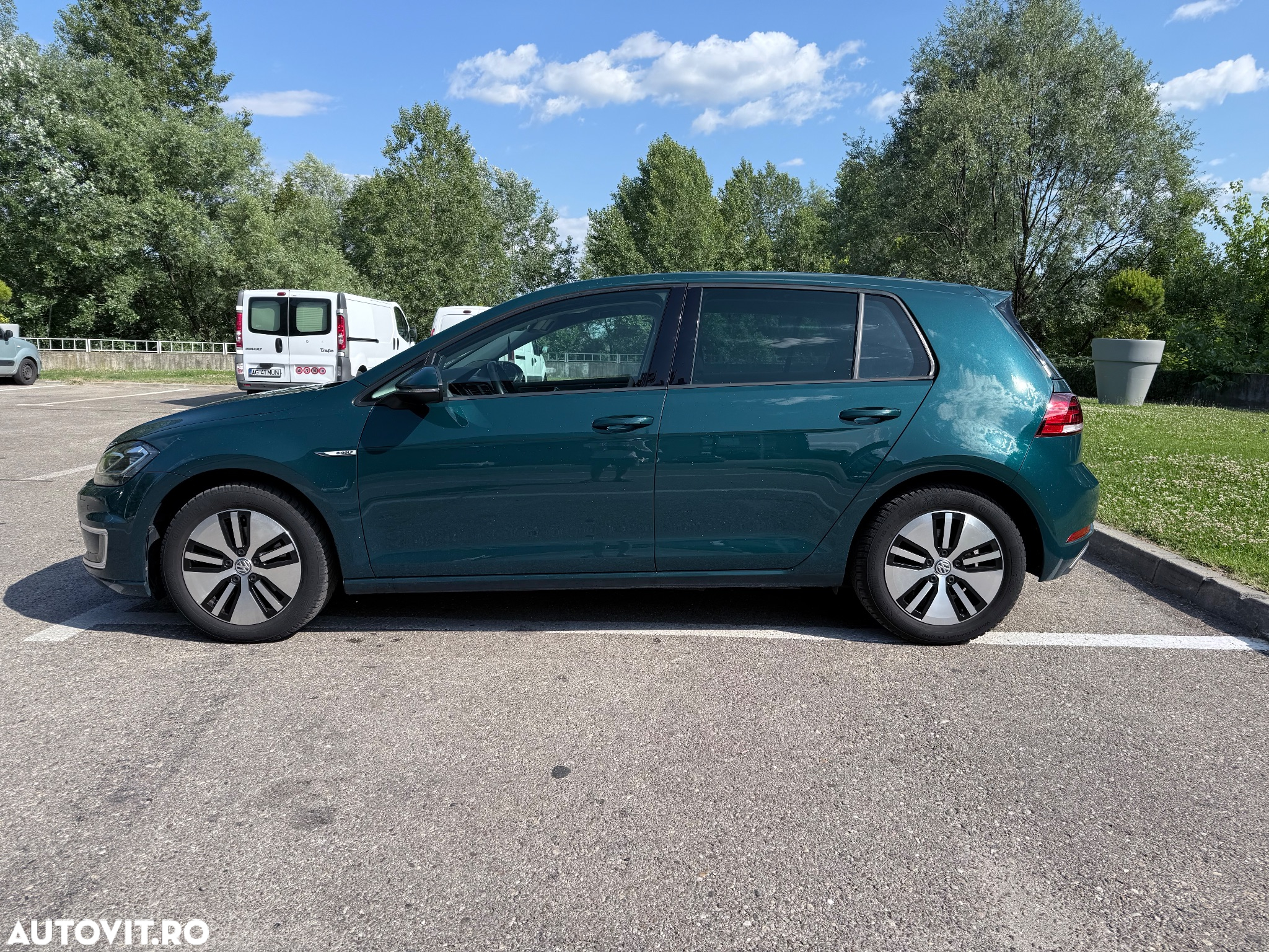 Volkswagen Golf e-Golf - 12