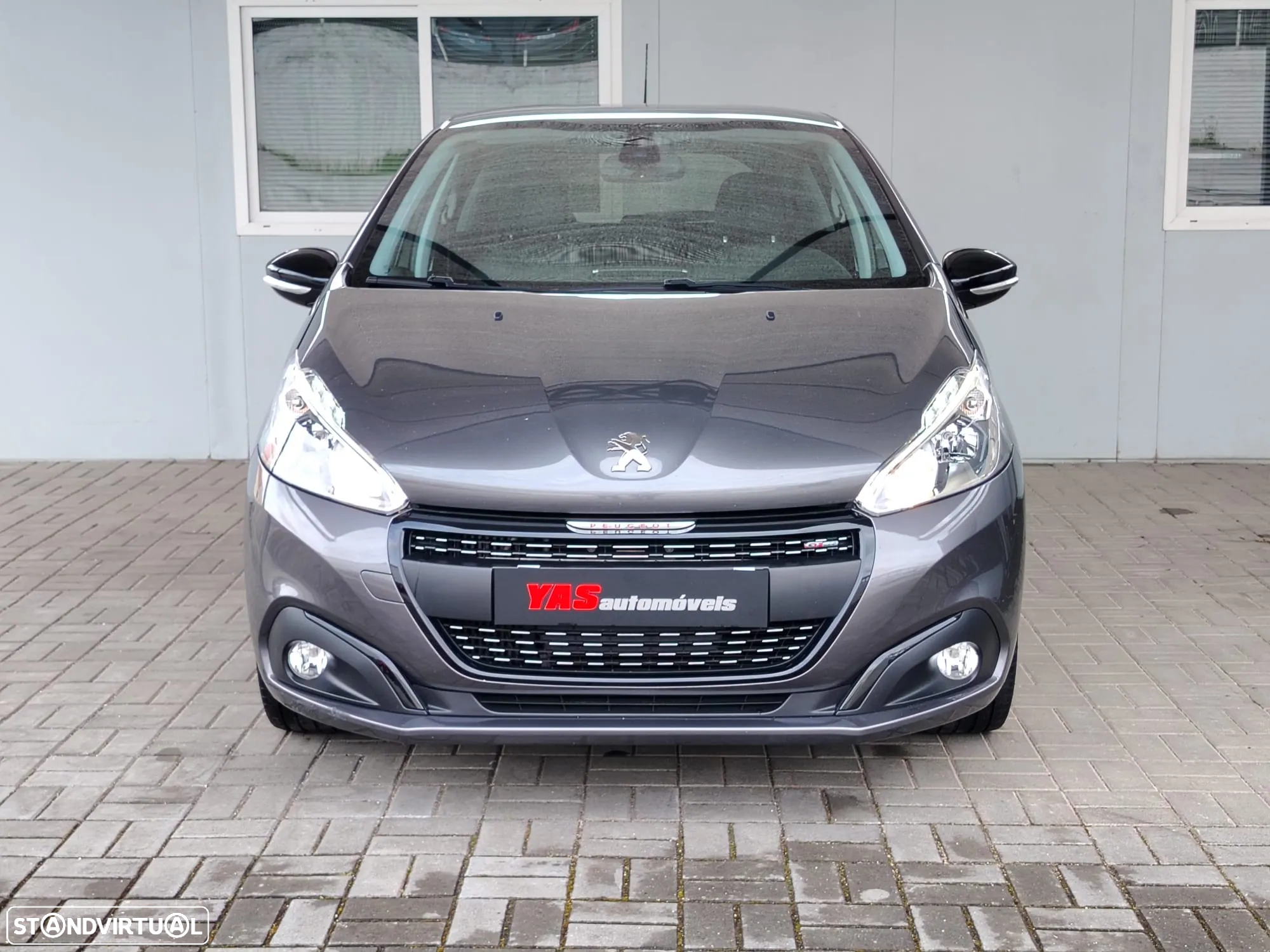 Peugeot 208 1.2 PureTech GT Line - 4