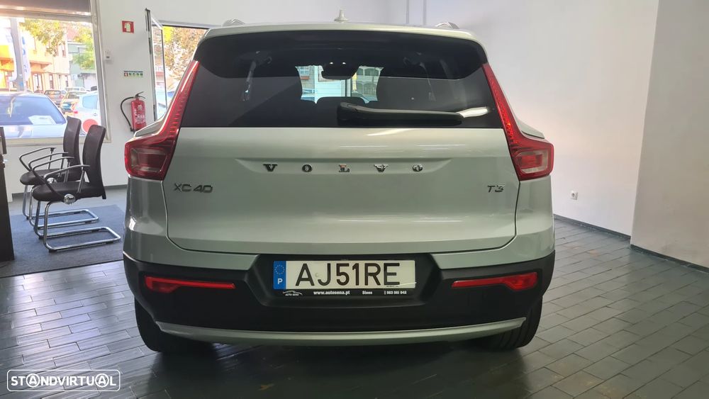 Volvo XC 40 1.5 T3 Momentum Geartronic - 13