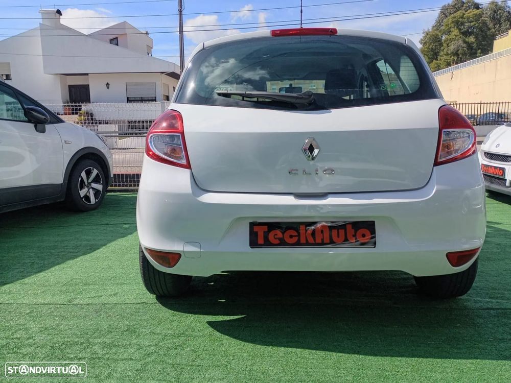 Renault Clio 1.5 dCi Dynamique S - 6