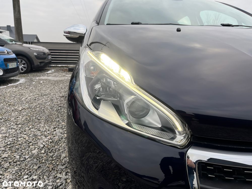 Peugeot 208 1.2 PureTech GPF Allure S&S EAT6 - 8