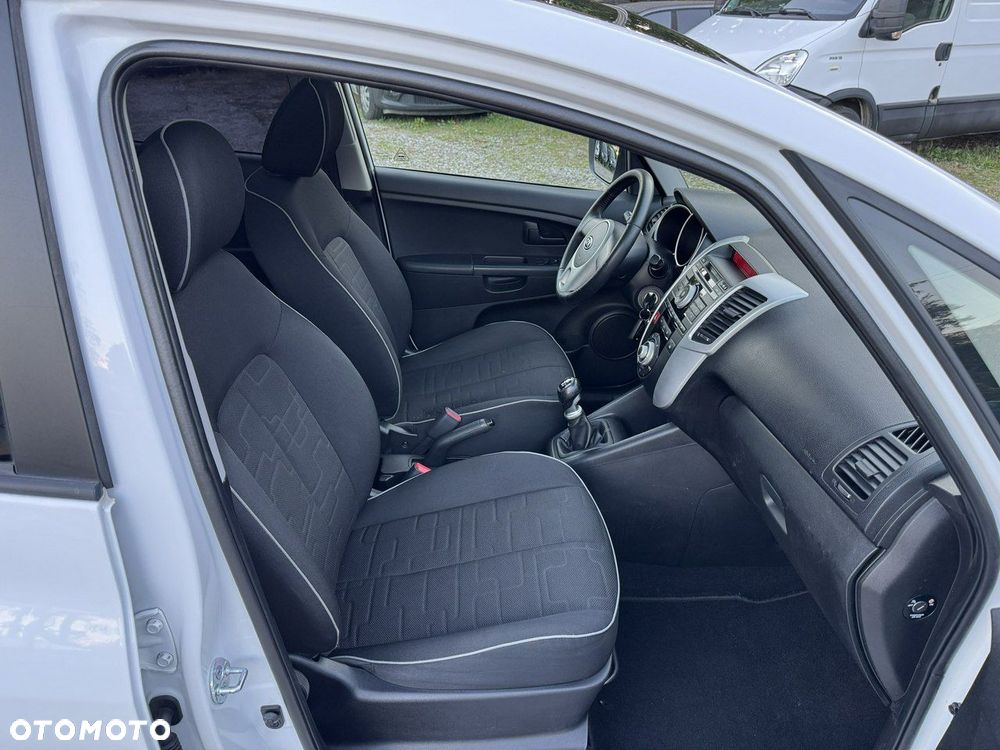 Kia Venga - 16