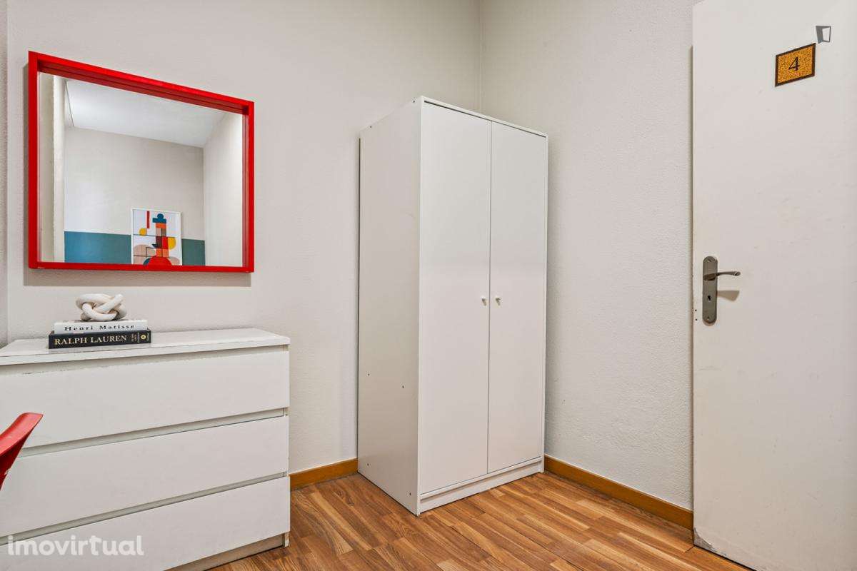 Quarto - localizado em Alameda Lisbon - Grande imagem: 4/20