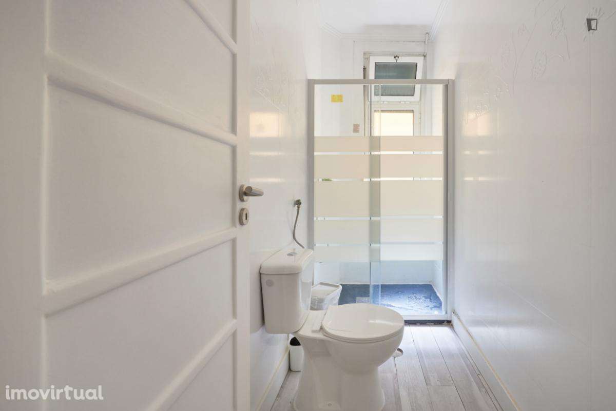 Quarto - localizado em Marquês de Pombal Lisbon - Grande imagem: 3/37