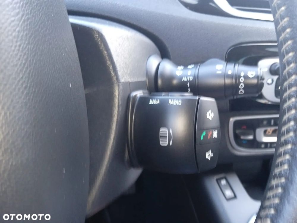 Renault Scenic - 36