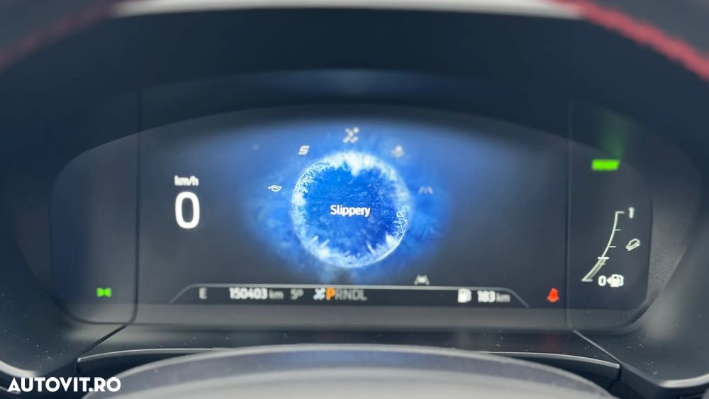 Ford Kuga 2.5 Duratec FHEV 4x4 ST-LINE X - 28