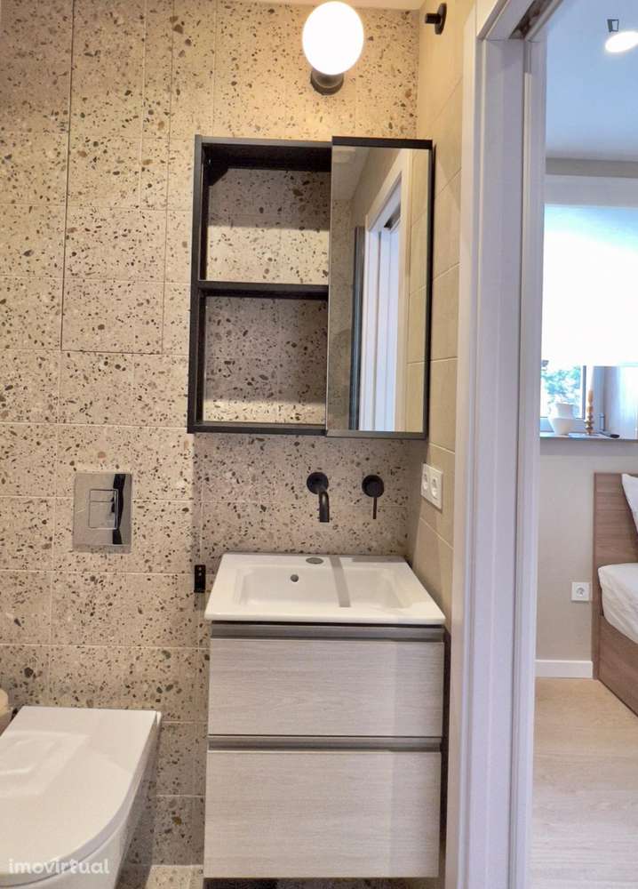 Quarto - localizado em Baixa Coimbra - Grande imagem: 3/18