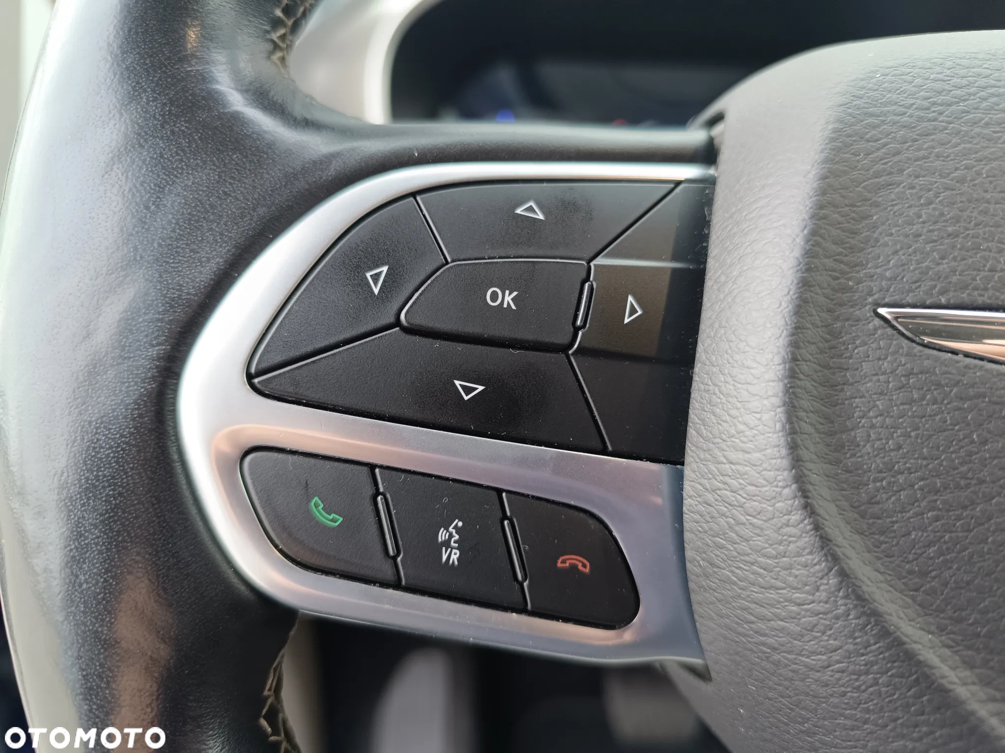 Chrysler Pacifica - 34