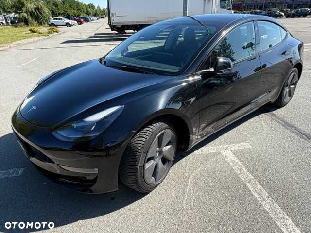 Tesla Model 3 - 3