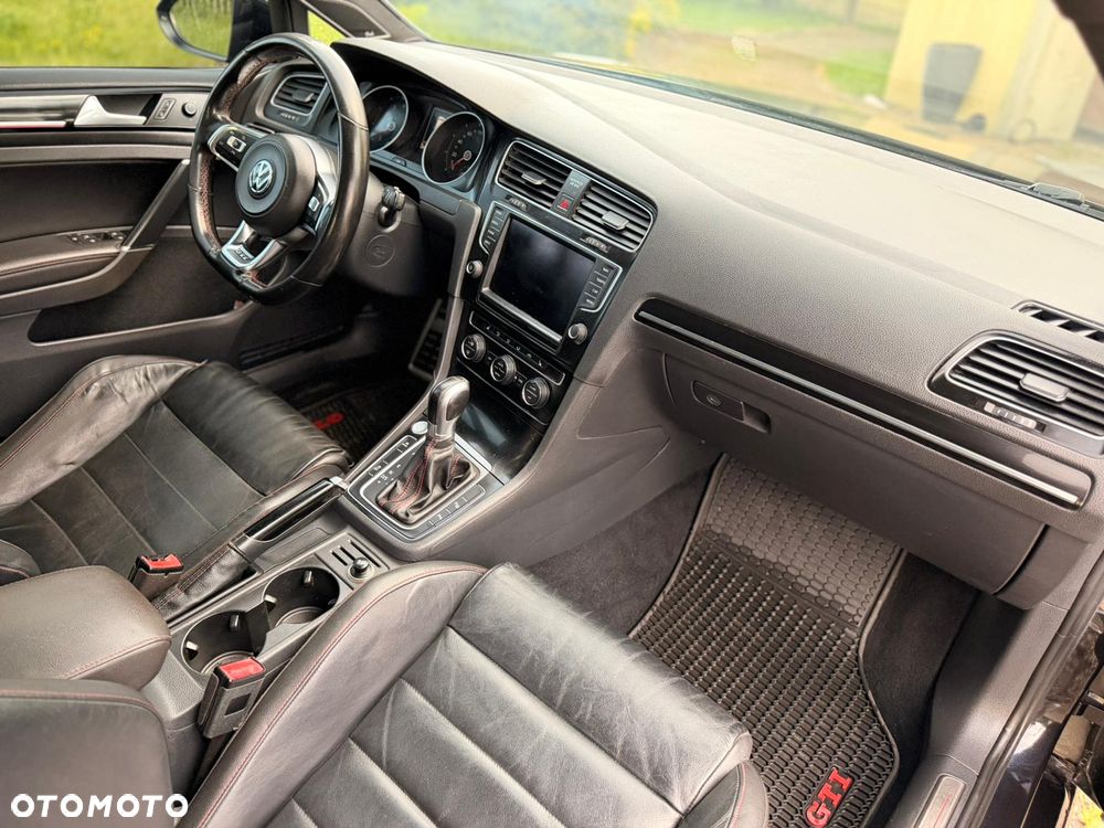 Volkswagen Golf GTI Performance BlueMotion Technology DSG - 16