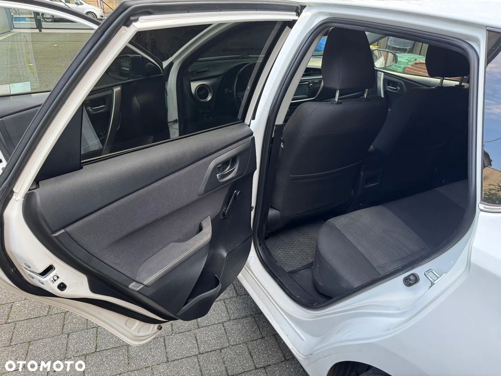 Toyota Auris 1.4 D-4D Active - 9