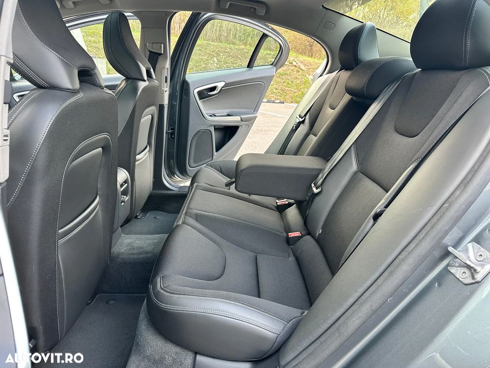 Volvo S60 D2 Geartronic Momentum - 27