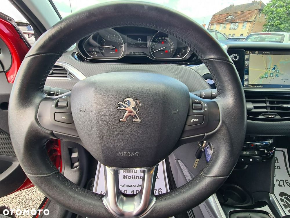 Peugeot 2008 1.2 Pure Tech Style S&S - 21