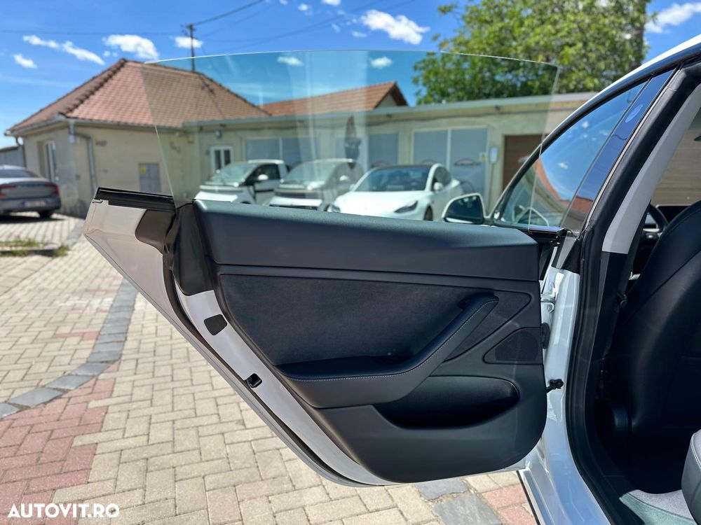 Tesla Model 3 AWD Dual Motor - 32