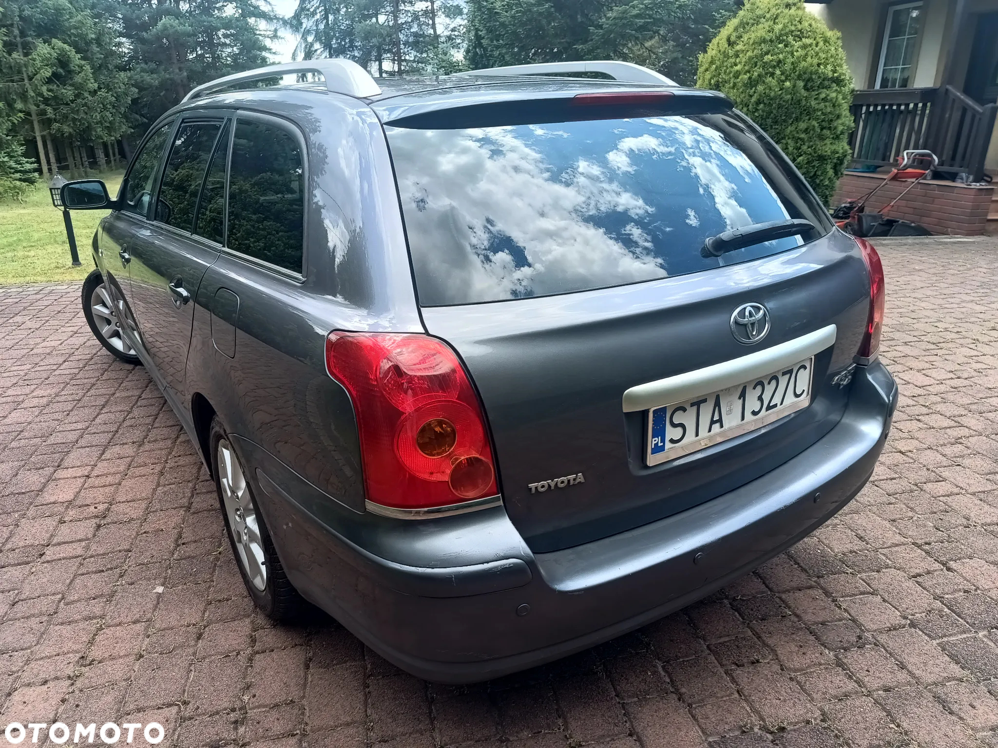 Toyota Avensis - 14