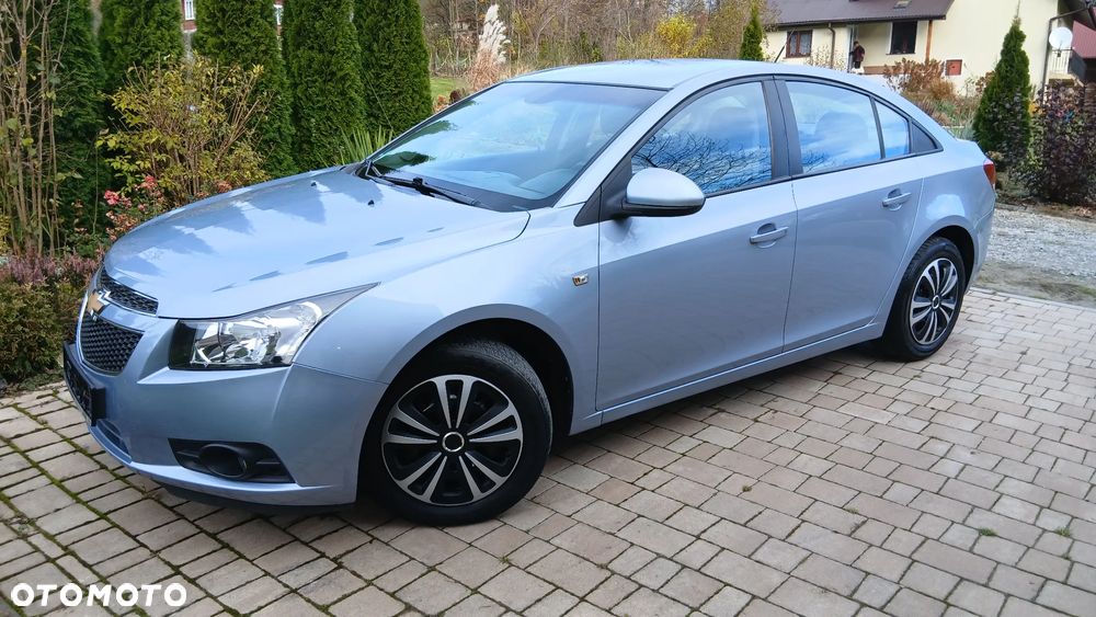 Chevrolet Cruze 1.6 - 4