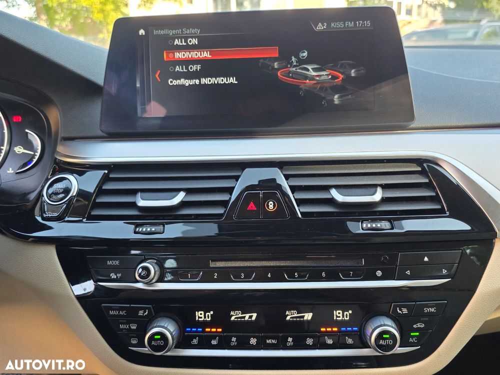 BMW Seria 5 530d xDrive Aut. Luxury Line - 14