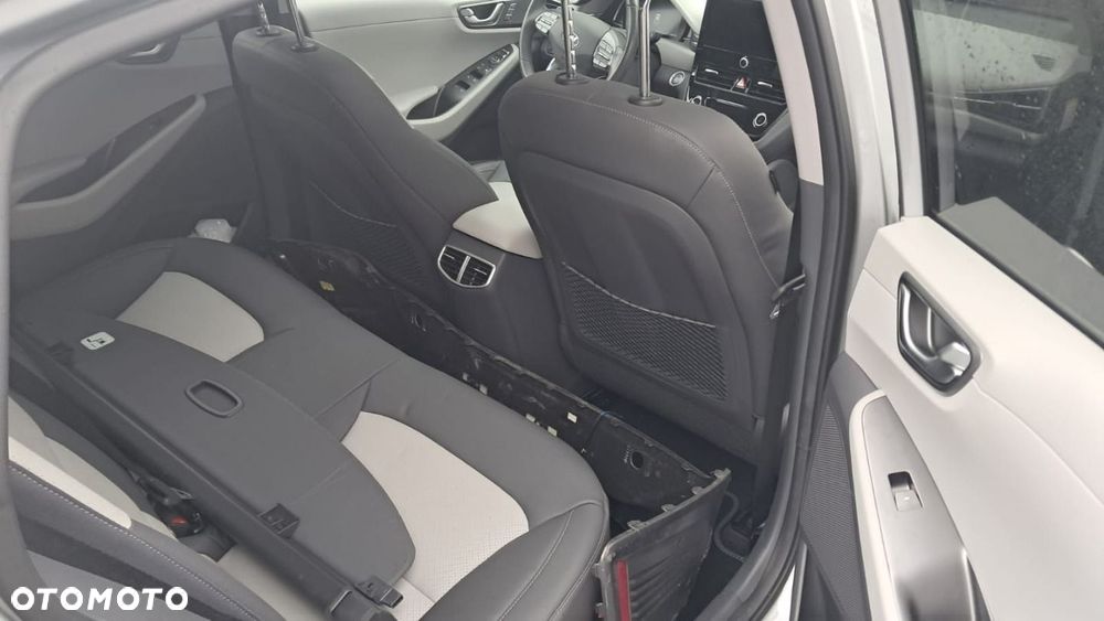 Hyundai IONIQ - 26