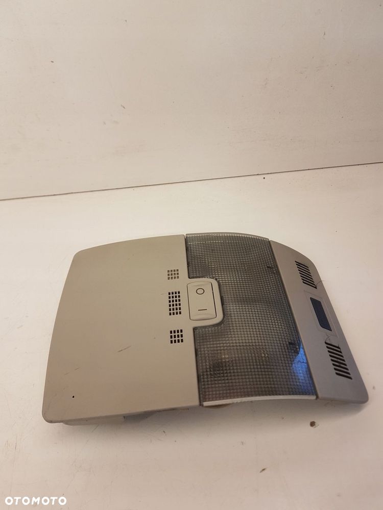 LAMPKA PODSUFITKI AUDI A3 8P 8P0947135F - 2