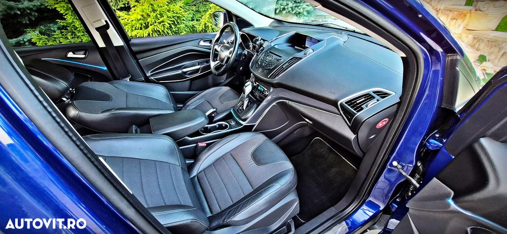 Ford Kuga 2.0 TDCi 4WD Powershift Titanium - 32