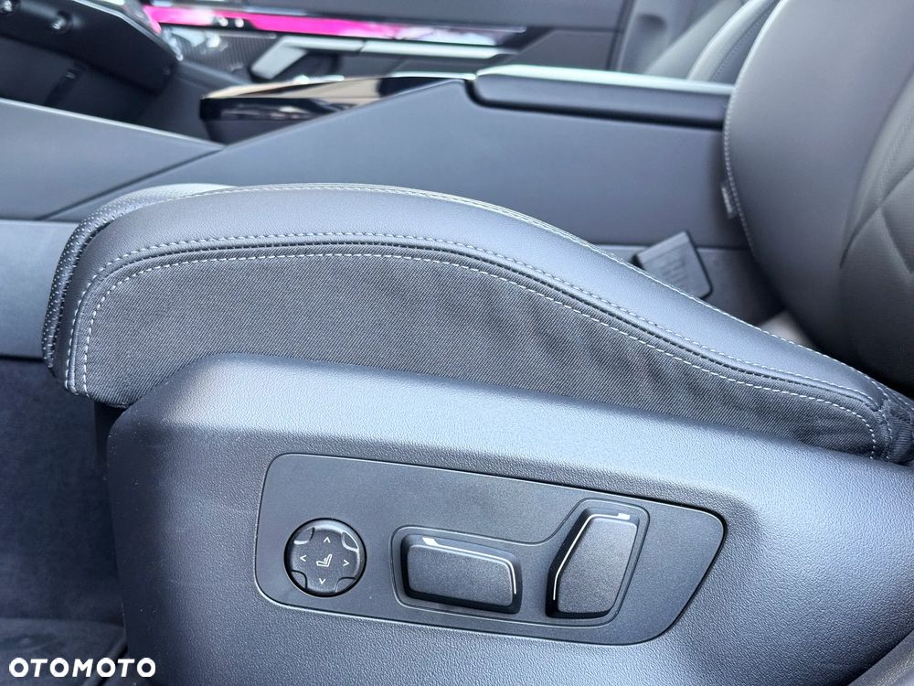 BMW Seria 5 520d xDrive - 31