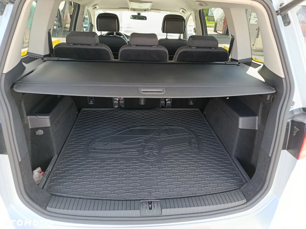 Volkswagen Touran 2.0 TDI BMT Comfortline DSG - 11