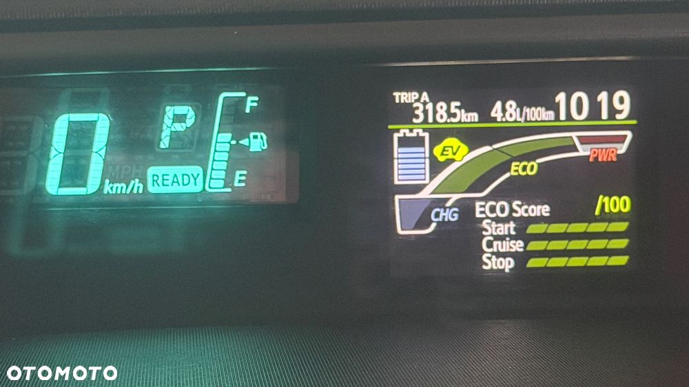 Toyota Prius (Hybrid) - 31