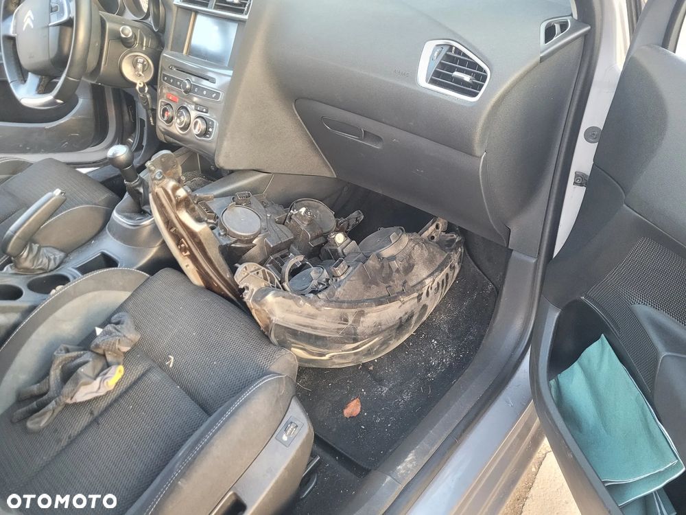 Citroën C4 BlueHDi 100 Business Class - 21