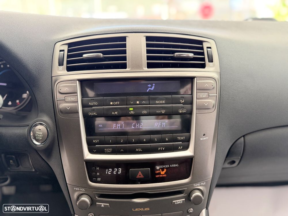 Lexus IS 220 d Base L6 - 11