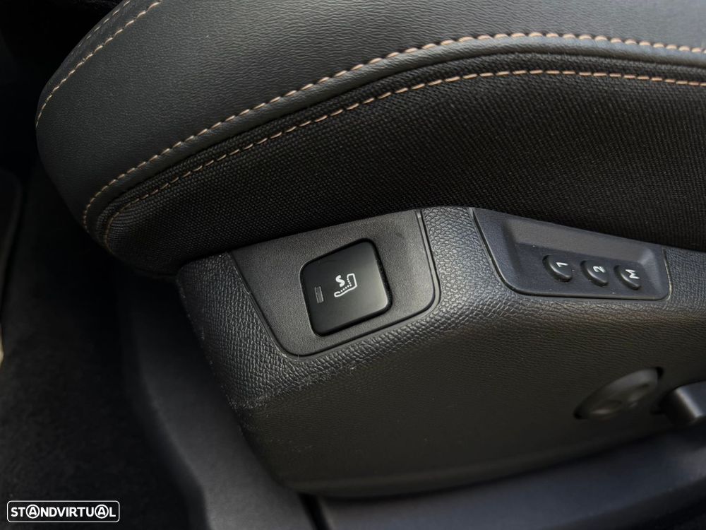 Peugeot 3008 1.5 BlueHDi GT EAT8 - 22