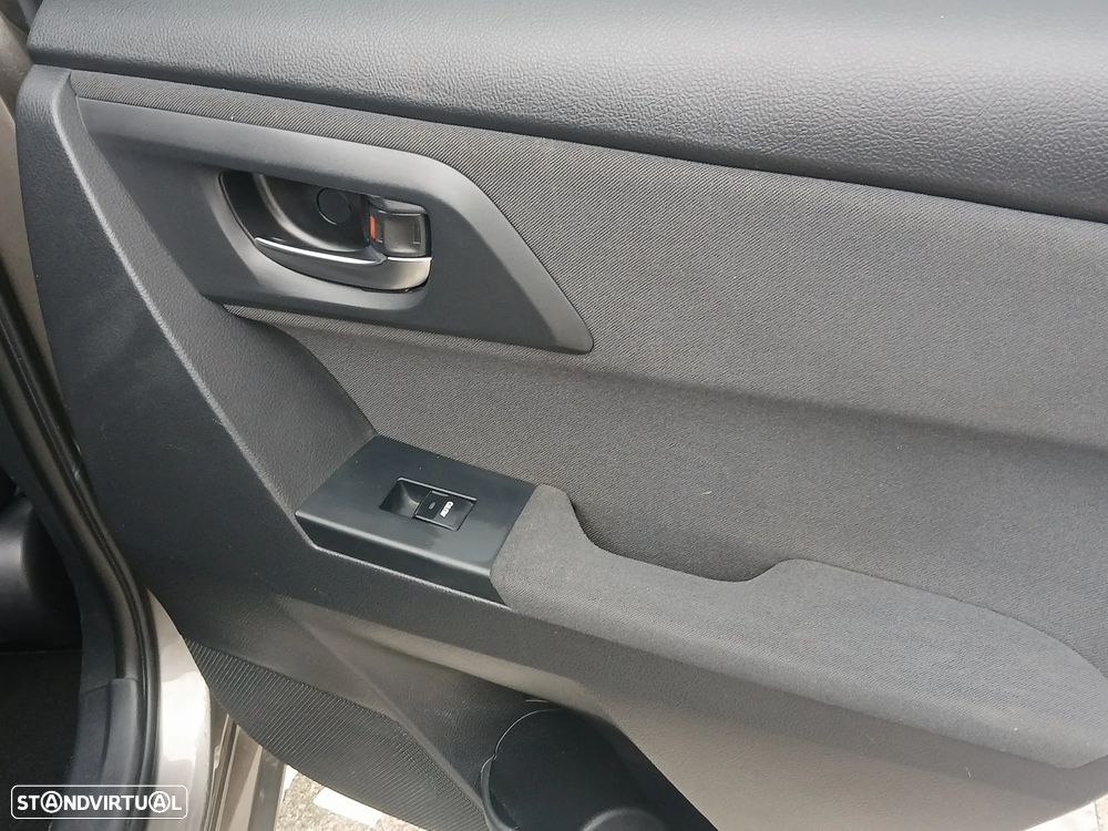 Toyota Auris Touring Sports 1.4 D-4D Exclusive+Navi - 24