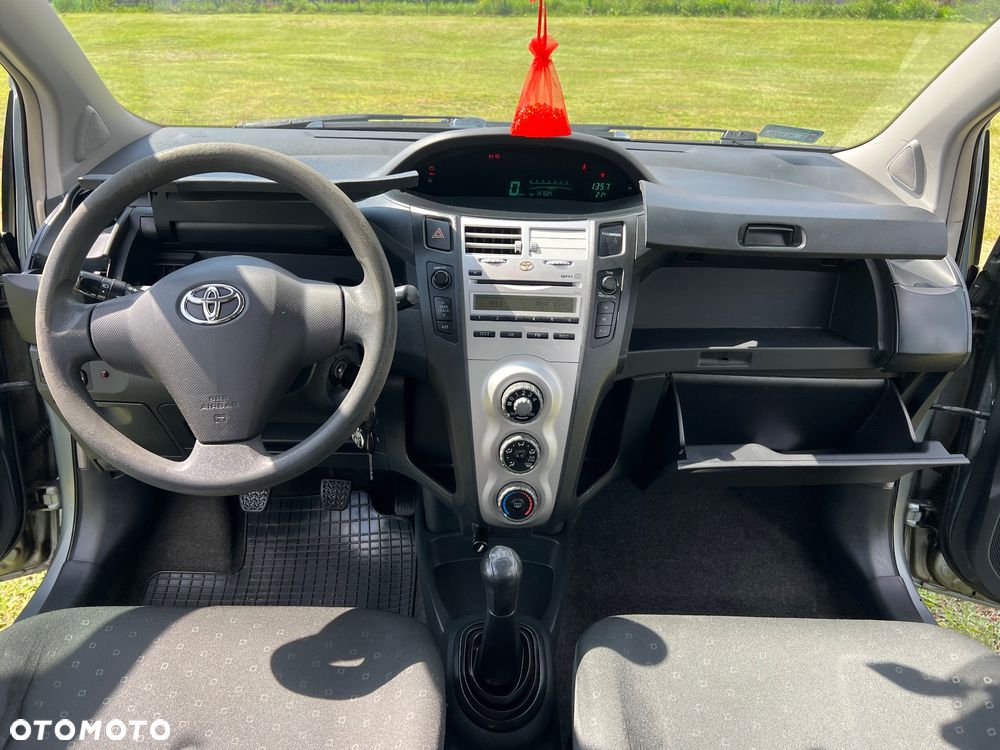 Toyota Yaris 1.0 Terra A/C - 9