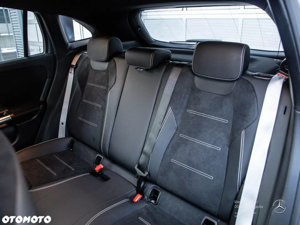 Mercedes-Benz GLA 250e AMG Line - 10