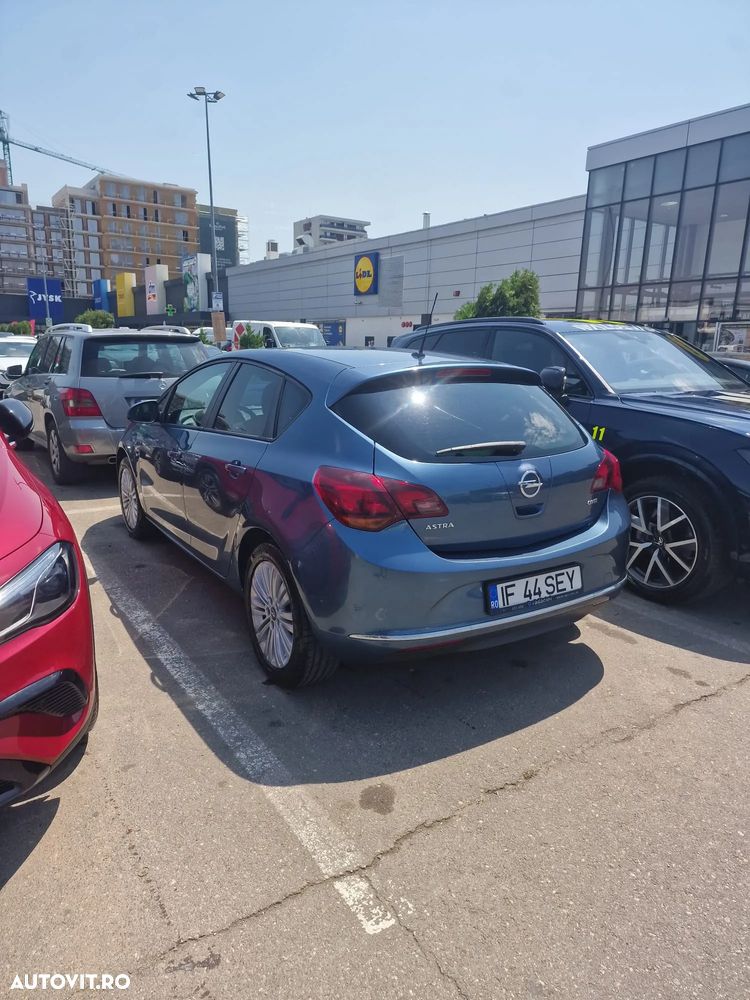 Opel Astra 1.6 CDTI ECOTEC ECOFlex Start/Stop Cosmo - 2